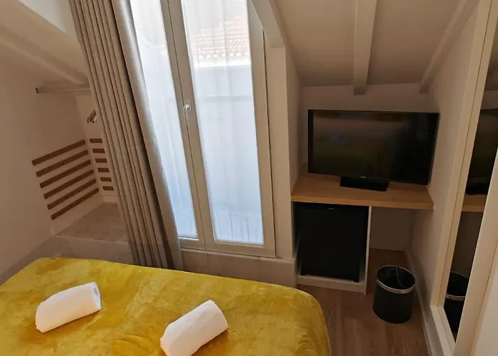 Correio Velho Suites Iii *